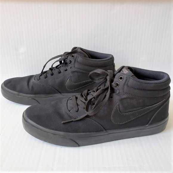 sb charge mid top canvas sneaker